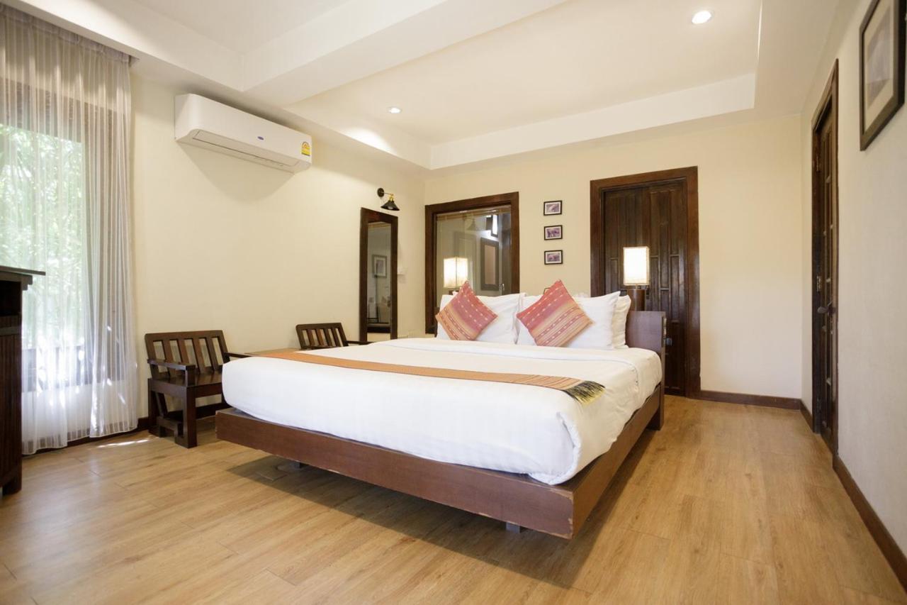 Lanna Dusita Riverside Boutique Resort Chiang Mai Exterior foto
