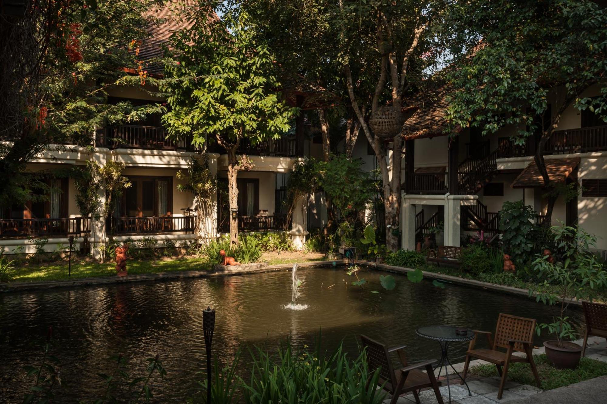 Lanna Dusita Riverside Boutique Resort Chiang Mai Exterior foto