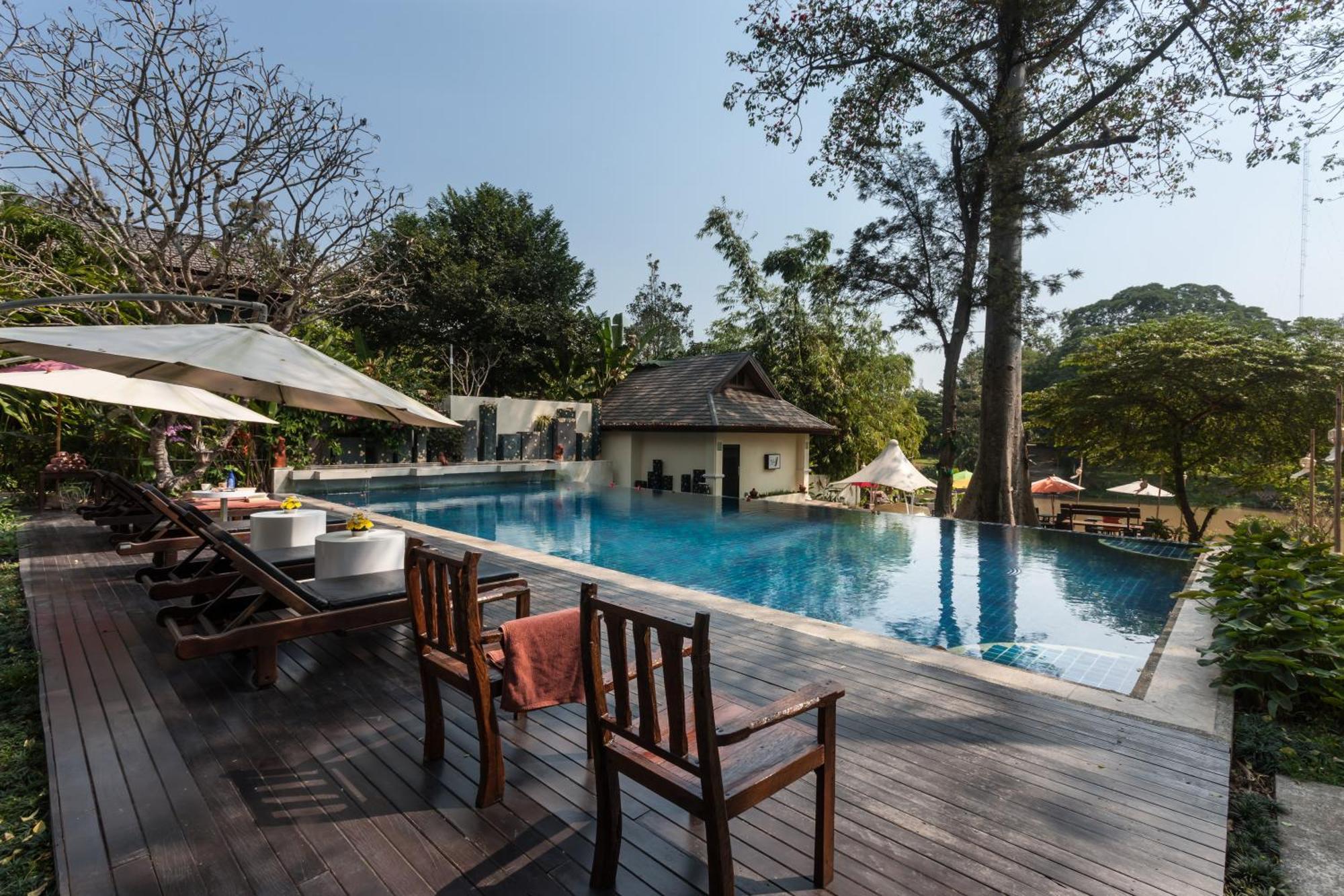Lanna Dusita Riverside Boutique Resort Chiang Mai Exterior foto